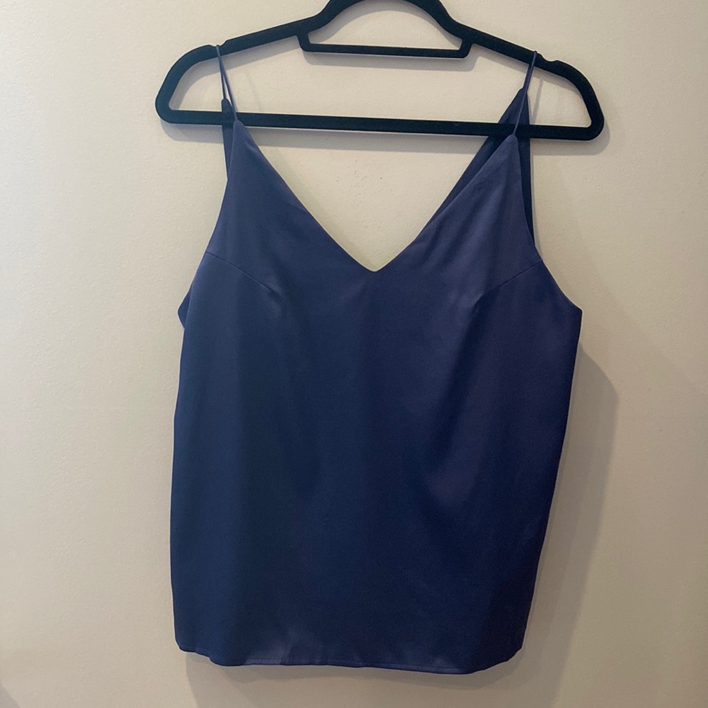 NWT 🎉🎉 Lilysilk Simple Silk Cami in Navy color